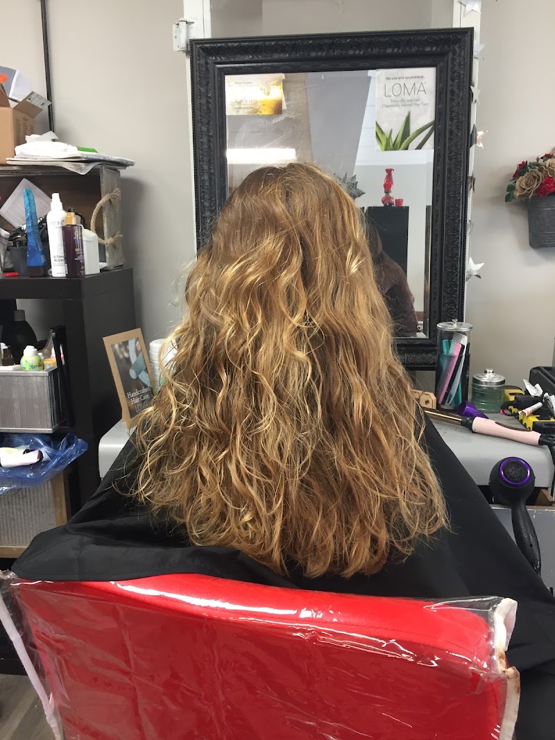 D's Scissors, hair salon in Coos Bay, OR, photo 1 of 10