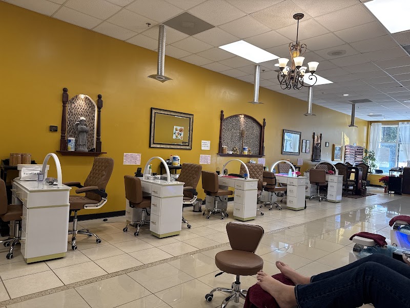 Elegant Nails and Spa LLC, nail salon in Hilton Head Island, SC, photo 5 of 10