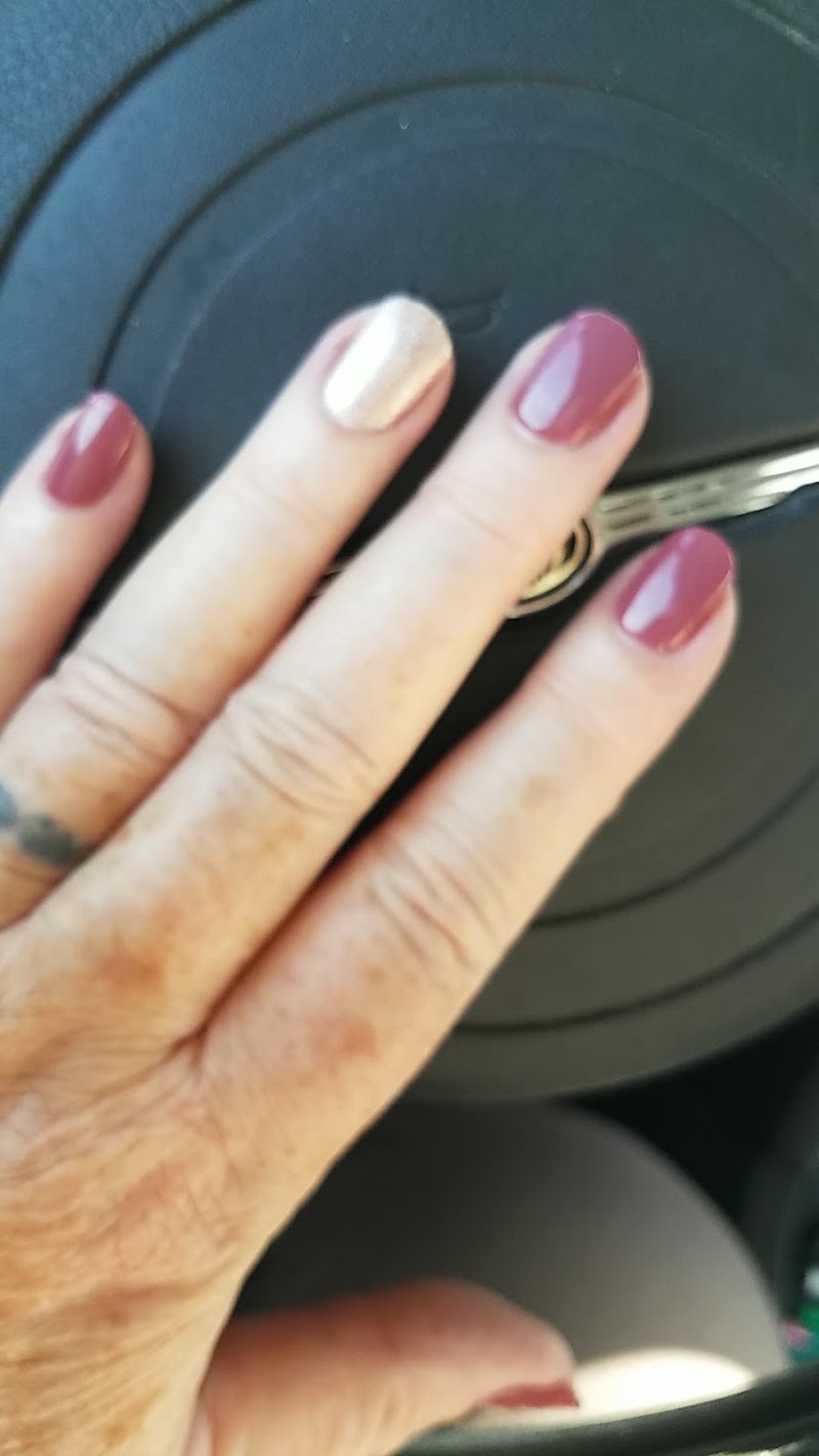 High Hills Salon & Spa, nail salon in The Dalles, OR, photo 2 of 10