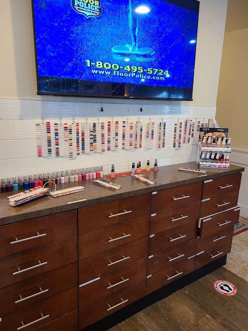 Nails Plus, nail salon in Shrewsbury, NJ, photo 4 of 10