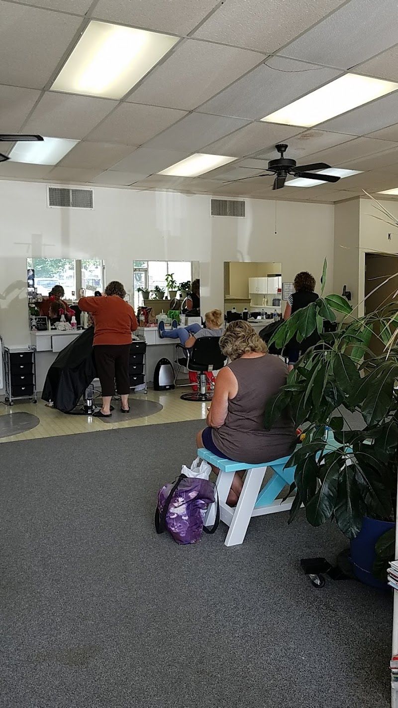 Pat's Family Hair Care Center, beauty salon in Union, MO, photo 4 of 6