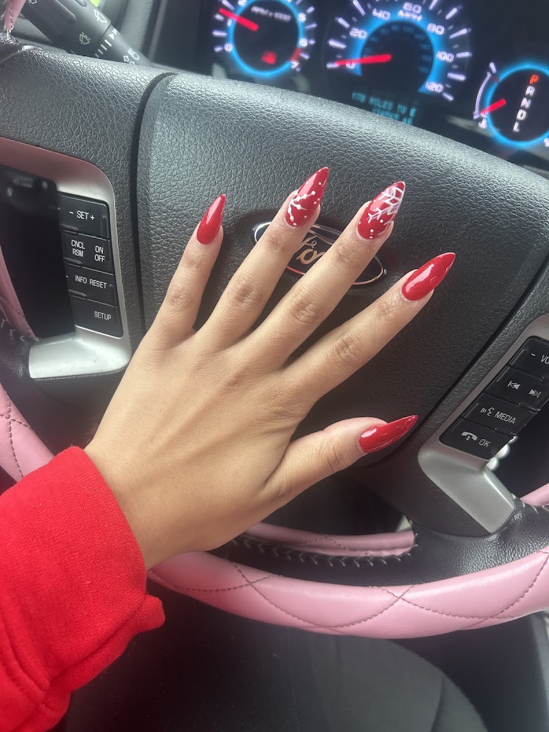 Nails 2000, nail salon in Fairfield, OH, photo 4 of 10