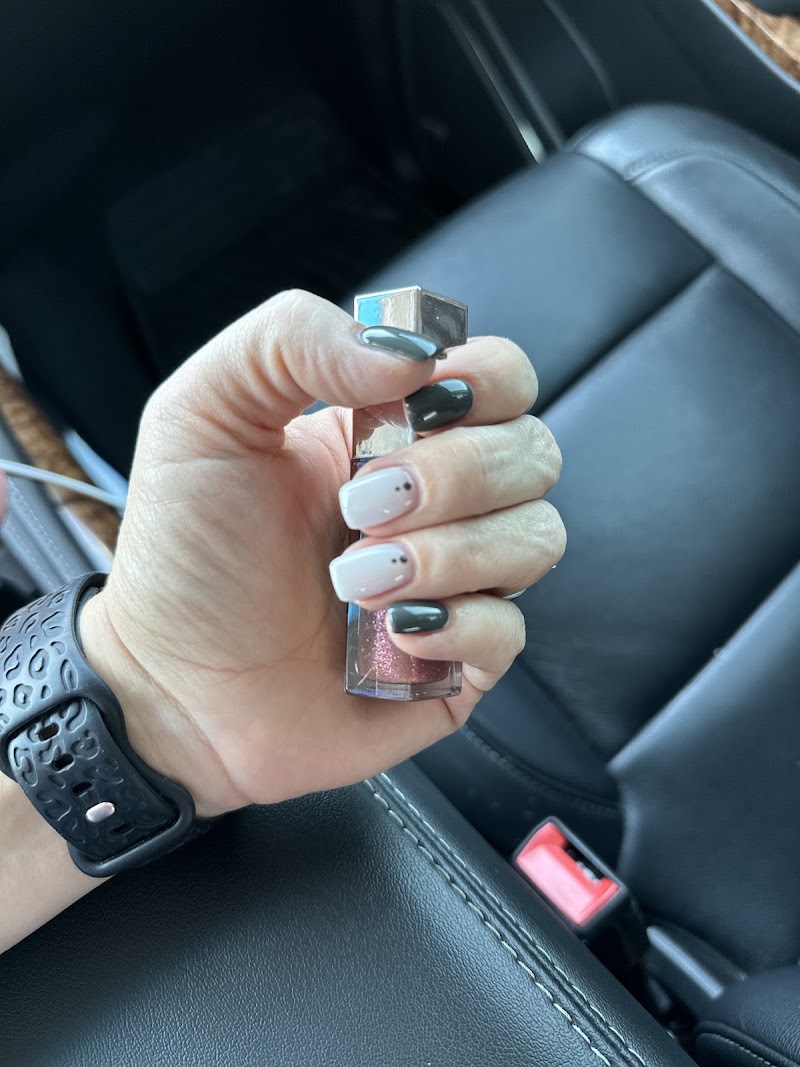 Luxe Beauty Bar, nail salon in Liberal, KS, photo 2 of 10