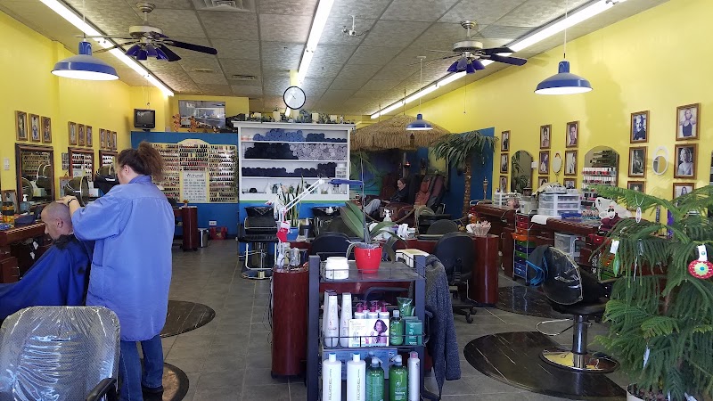 Hollywood Salon, beauty salon in Westminster, CO, photo 5 of 10