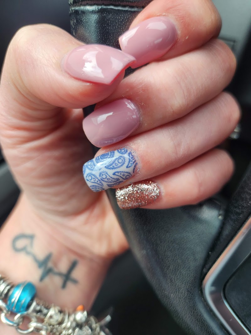 Amelia's Beauty Salon, beauty salon in Elizabeth, NJ, photo 3 of 6