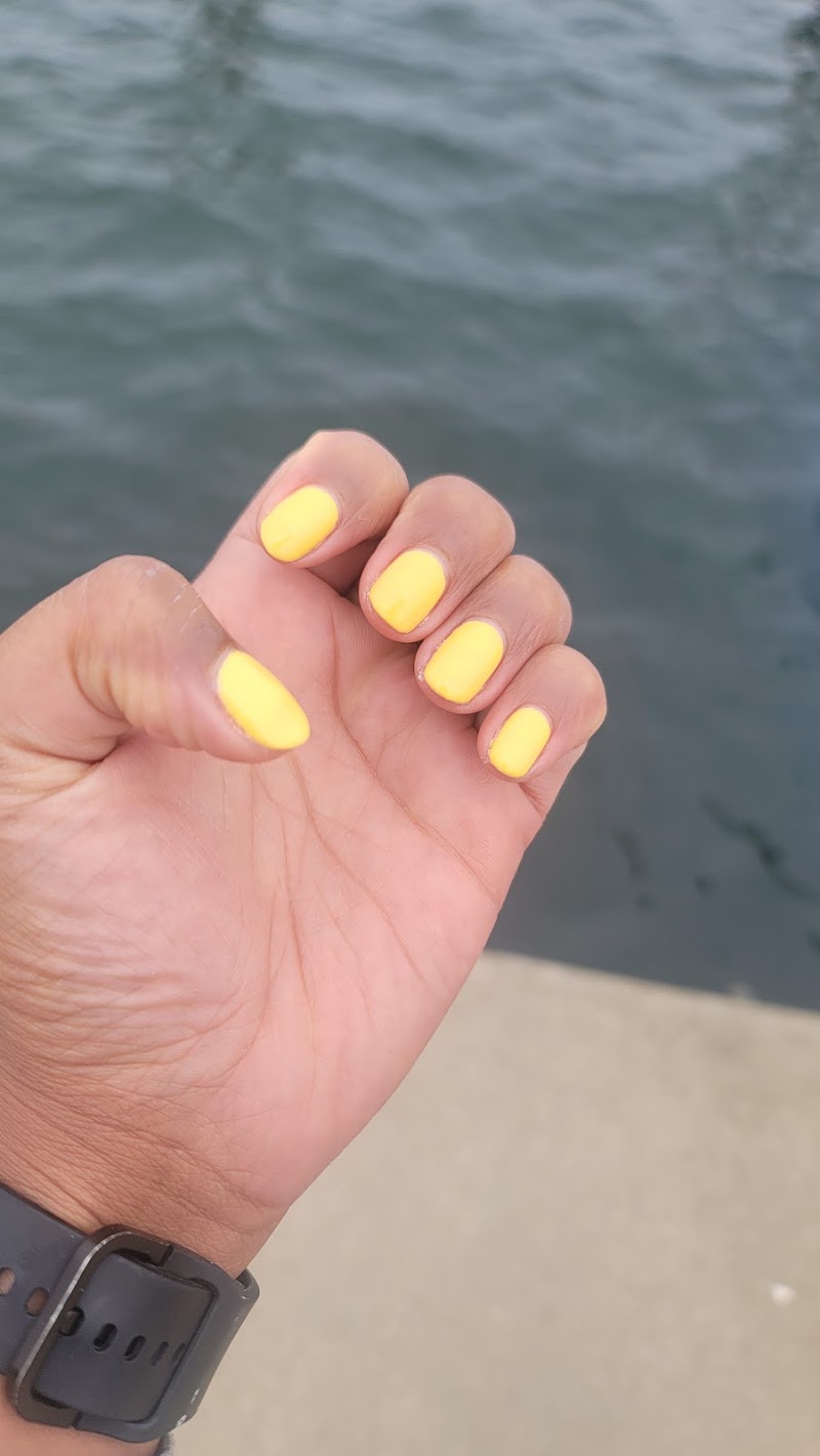 Hollywood Nails Salon & Spa, beauty salon in Oak Bluffs, MA, photo 2 of 10