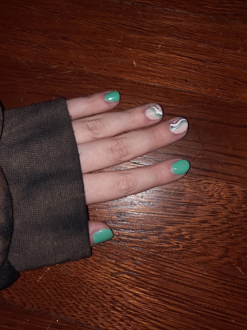 Elegant Nails & Tanning, nail salon in Canton, OH, photo 6 of 10
