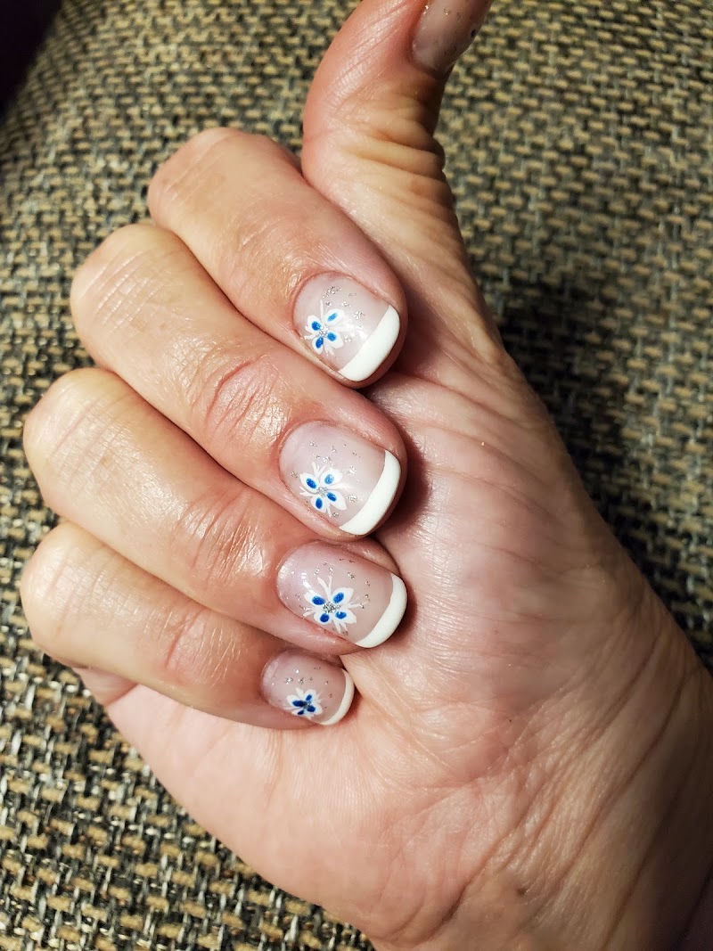 Q Nail Salon, nail salon in Red Bank, NJ, photo 4 of 7
