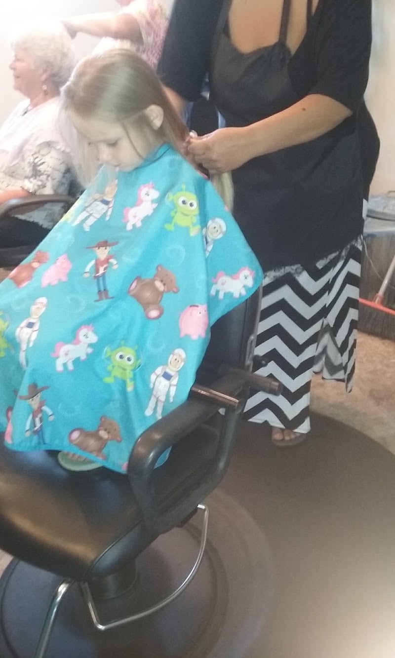Foxy Lady Beauty Salon, beauty salon in Klamath Falls, OR, photo 2 of 9