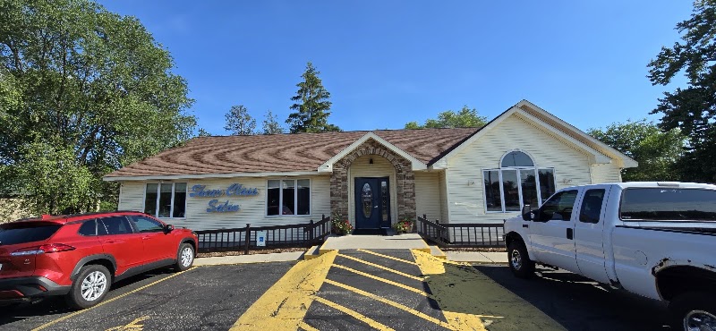 Shear Class Salon, beauty salon in Wisconsin Rapids, WI, photo 5 of 10