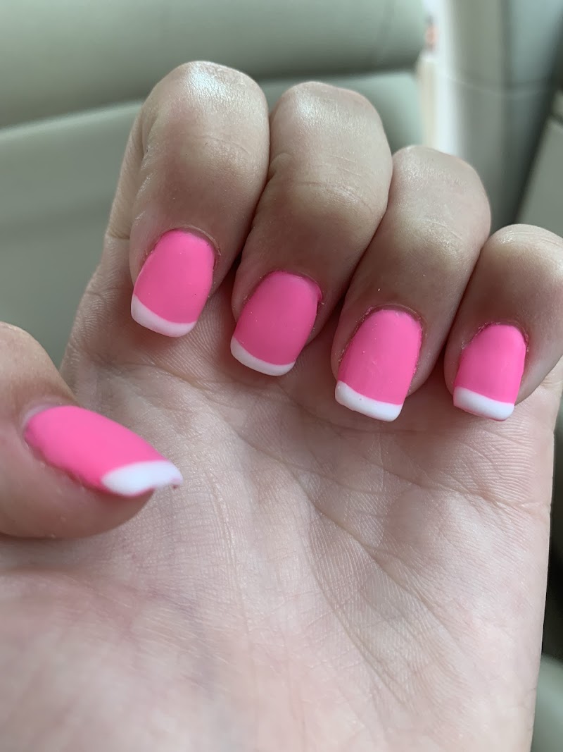 River Side Nails & Spa, nail salon in Fair Haven, NJ, photo 3 of 10