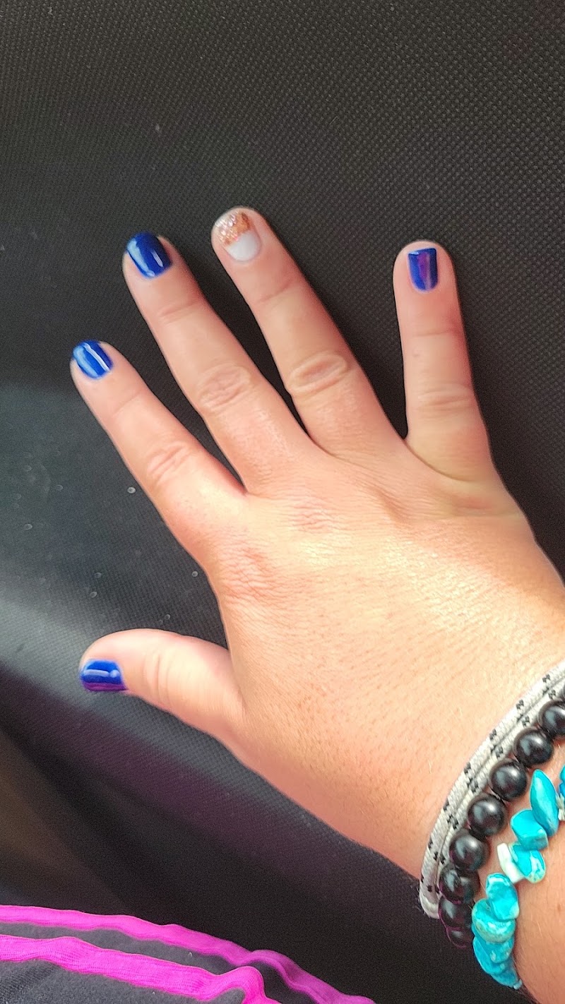 River Side Nails & Spa, nail salon in Fair Haven, NJ, photo 6 of 10