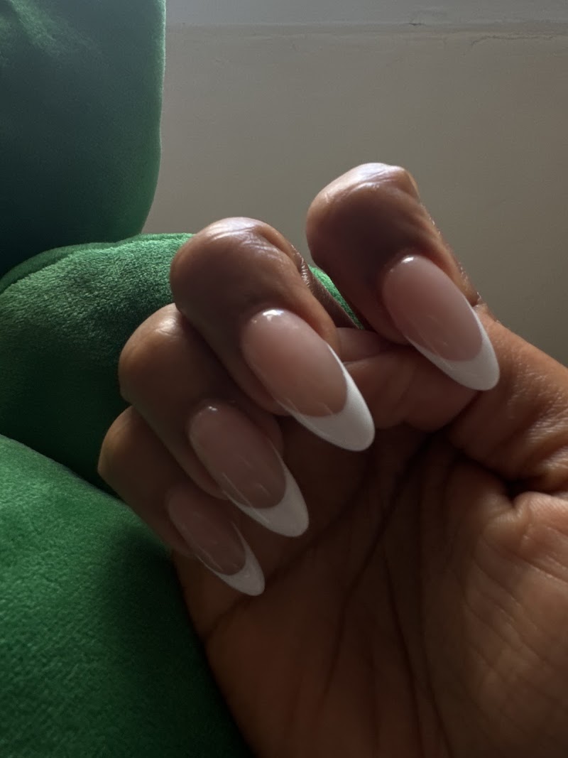 Hollywood Nails, nail salon in Pittsfield, MA, photo 2 of 8