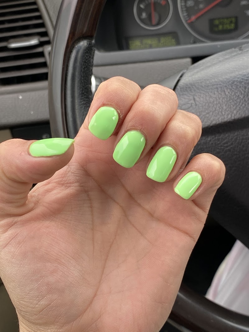 Hollywood Nails, nail salon in Pittsfield, MA, photo 3 of 8