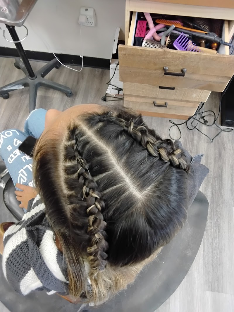 Elizabeth Salon Salon, beauty salon in Elizabeth, NJ, photo 6 of 10