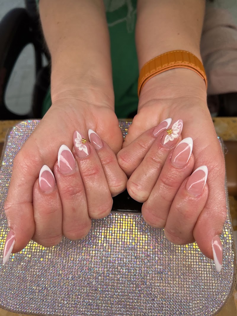 Elegant Nail, nail salon in North Attleborough, MA, photo 5 of 10