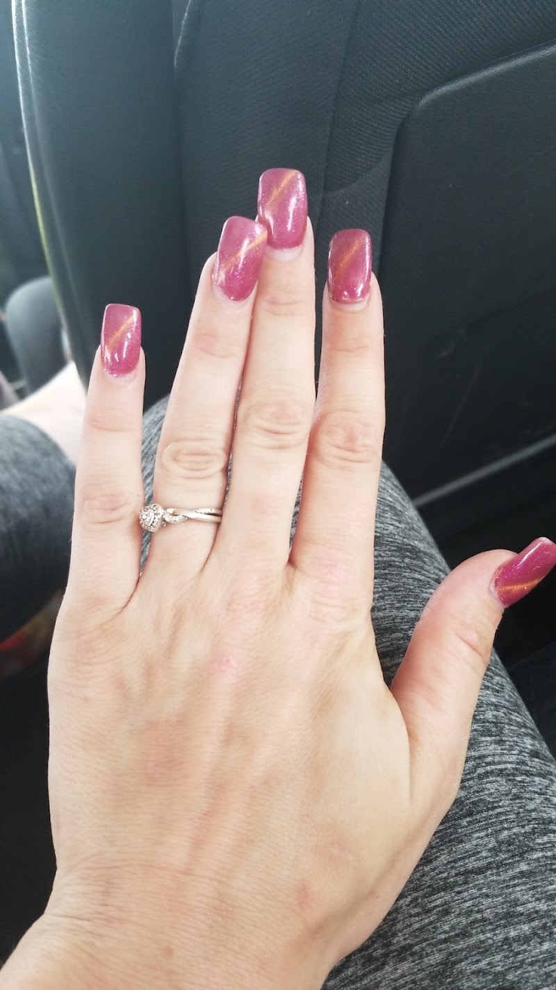 Le's Nails, nail salon in Lockport, NY, photo 2 of 10