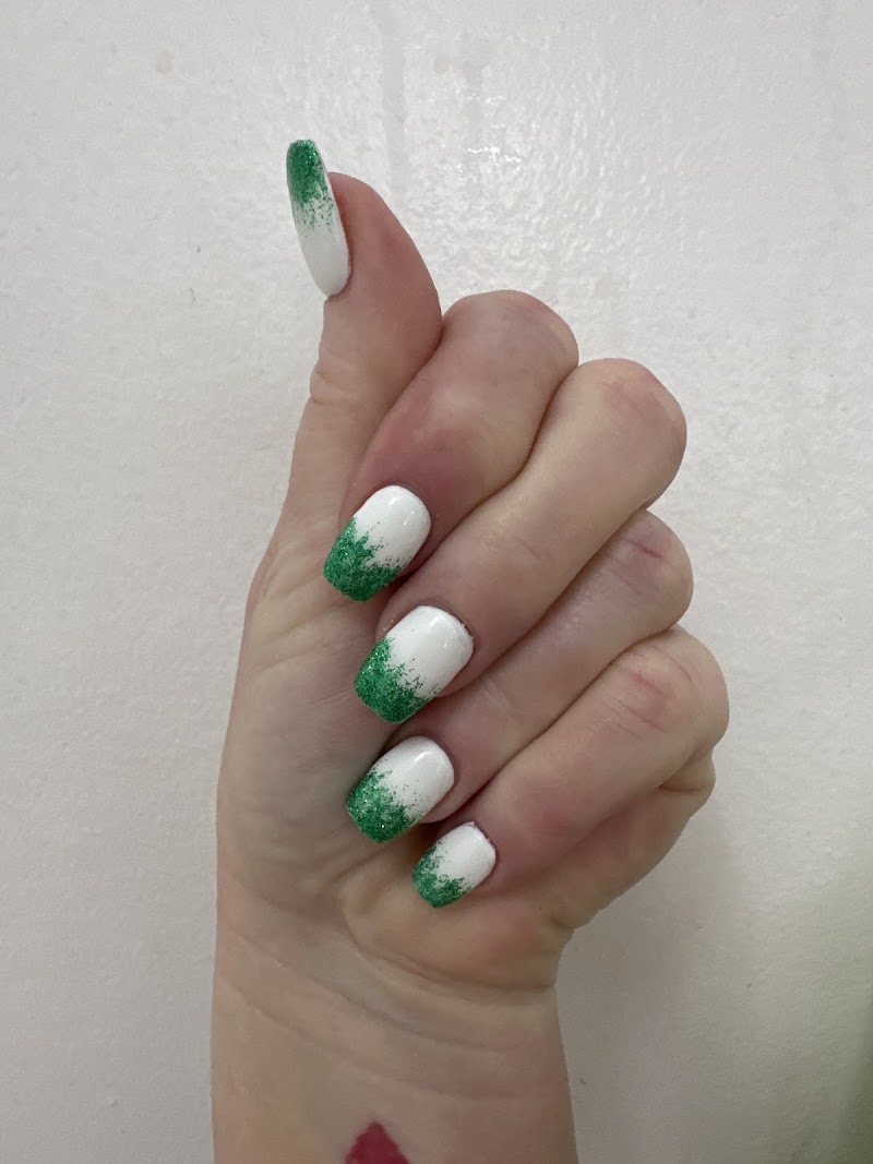 2000 Nails, nail salon in Youngstown, OH, photo 1 of 10
