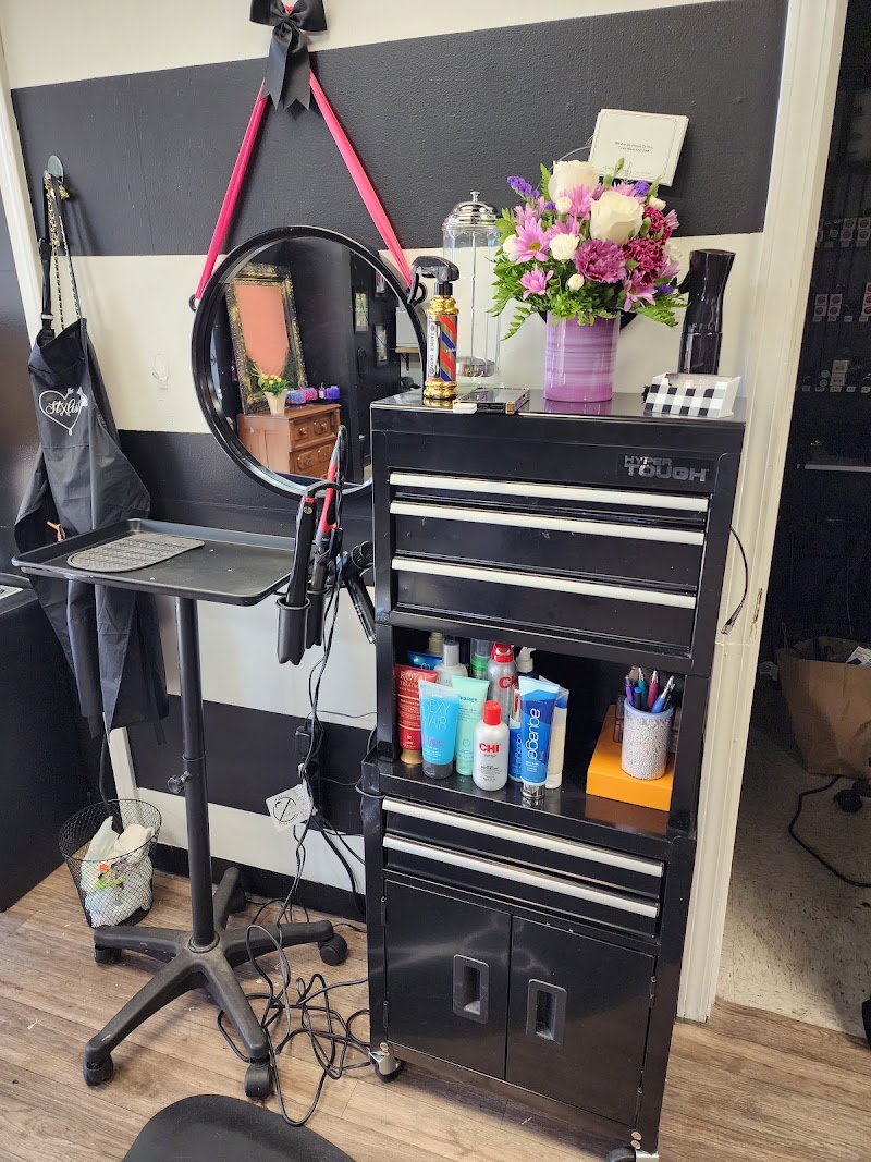 The Parlor, hair salon in Portsmouth, OH, photo 1 of 10