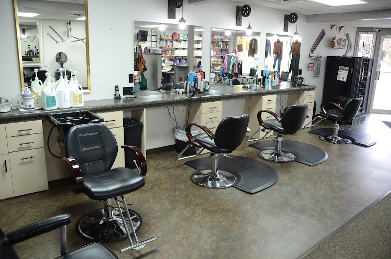 New Dimensions, beauty salon in Fort Madison, IA, photo 2 of 10