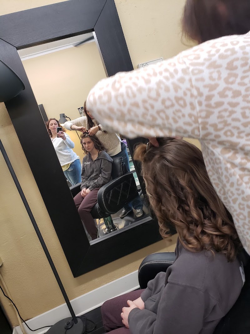 Robert Michael's Hair Salon, beauty salon in Hutchinson, MN, photo 1 of 2