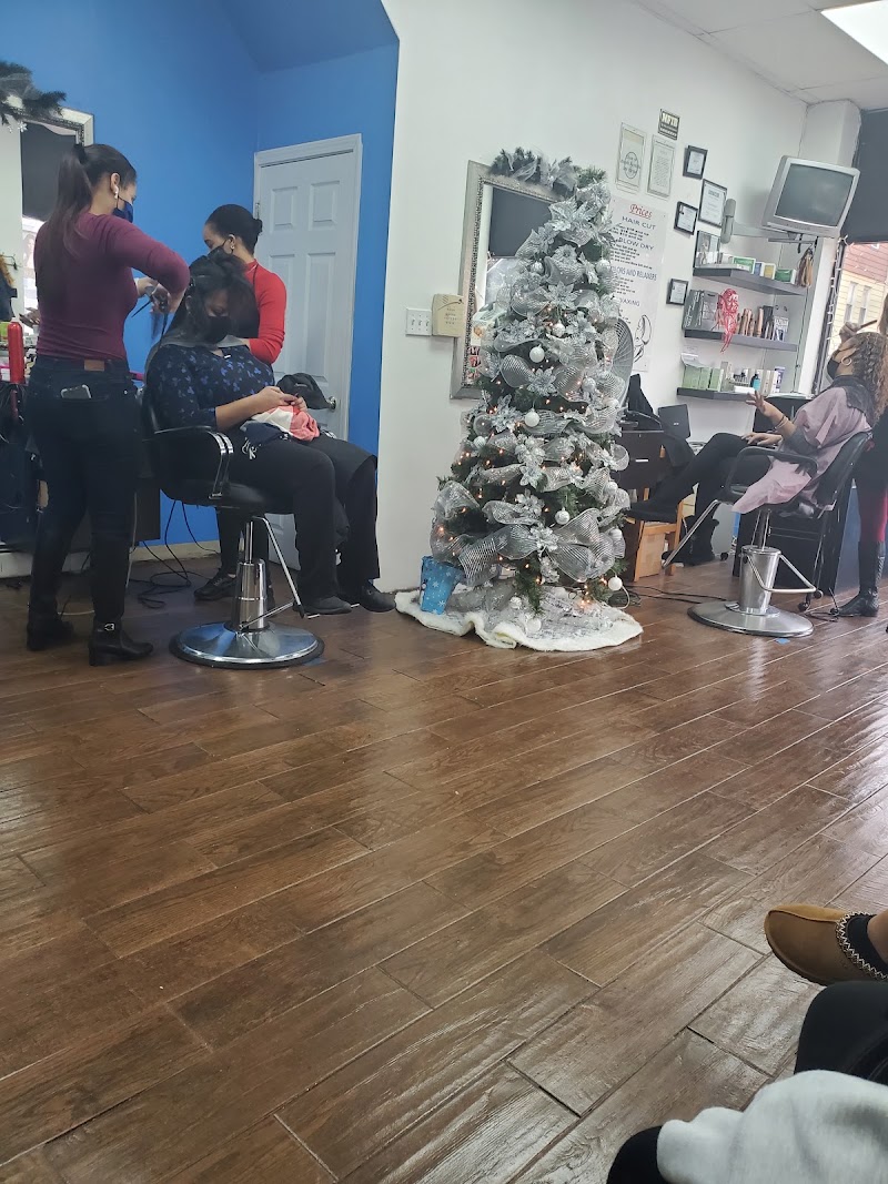 Dominican Beauty Hair Design, beauty salon in Elizabeth, NJ, photo 3 of 10