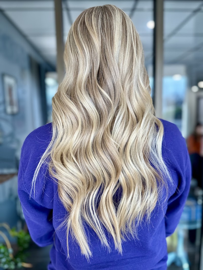 Platinum salon & body waxing by Jalayne, hair salon in Garden City, KS, photo 1 of 10