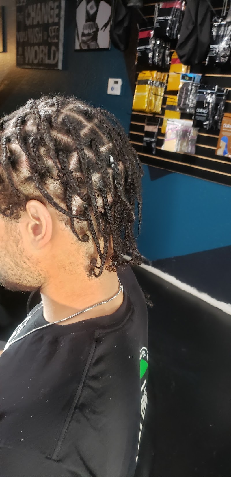 Maneenvy Hair Salon, beauty salon in Avondale, AZ, photo 6 of 10