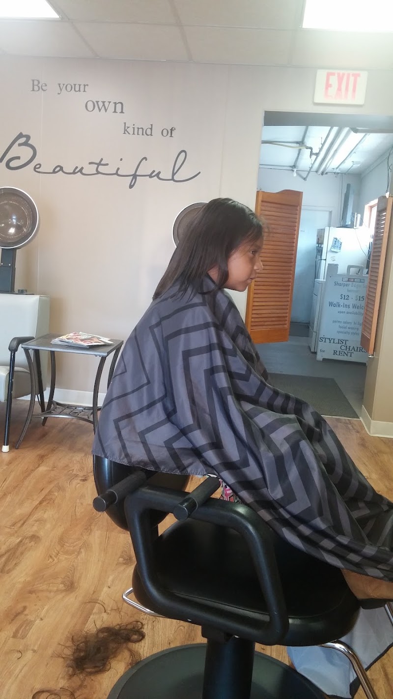 Sharper Edge, beauty salon in Manitowoc, WI, photo 5 of 10