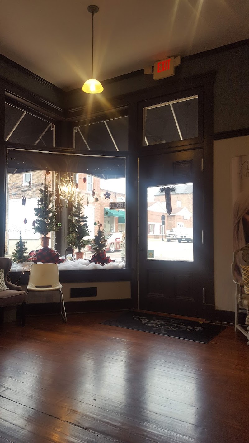 Trashy Roots Salon, beauty salon in Washington, MO, photo 2 of 10