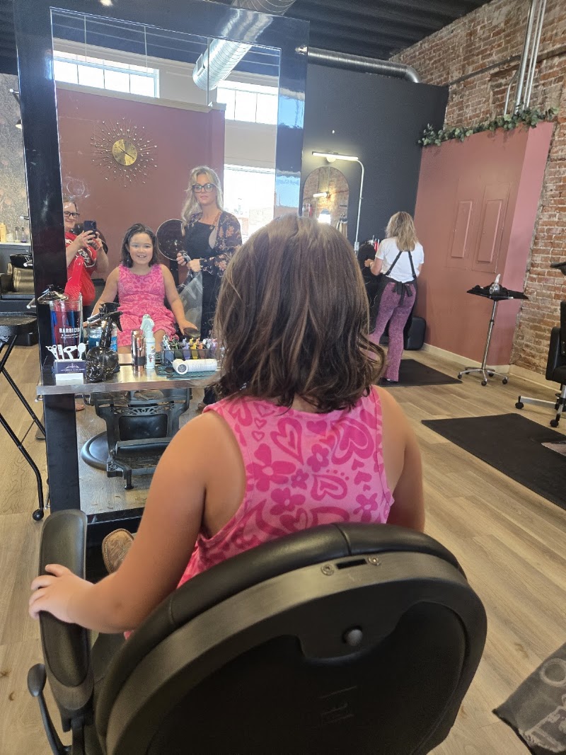 Trashy Roots Salon, beauty salon in Washington, MO, photo 4 of 10