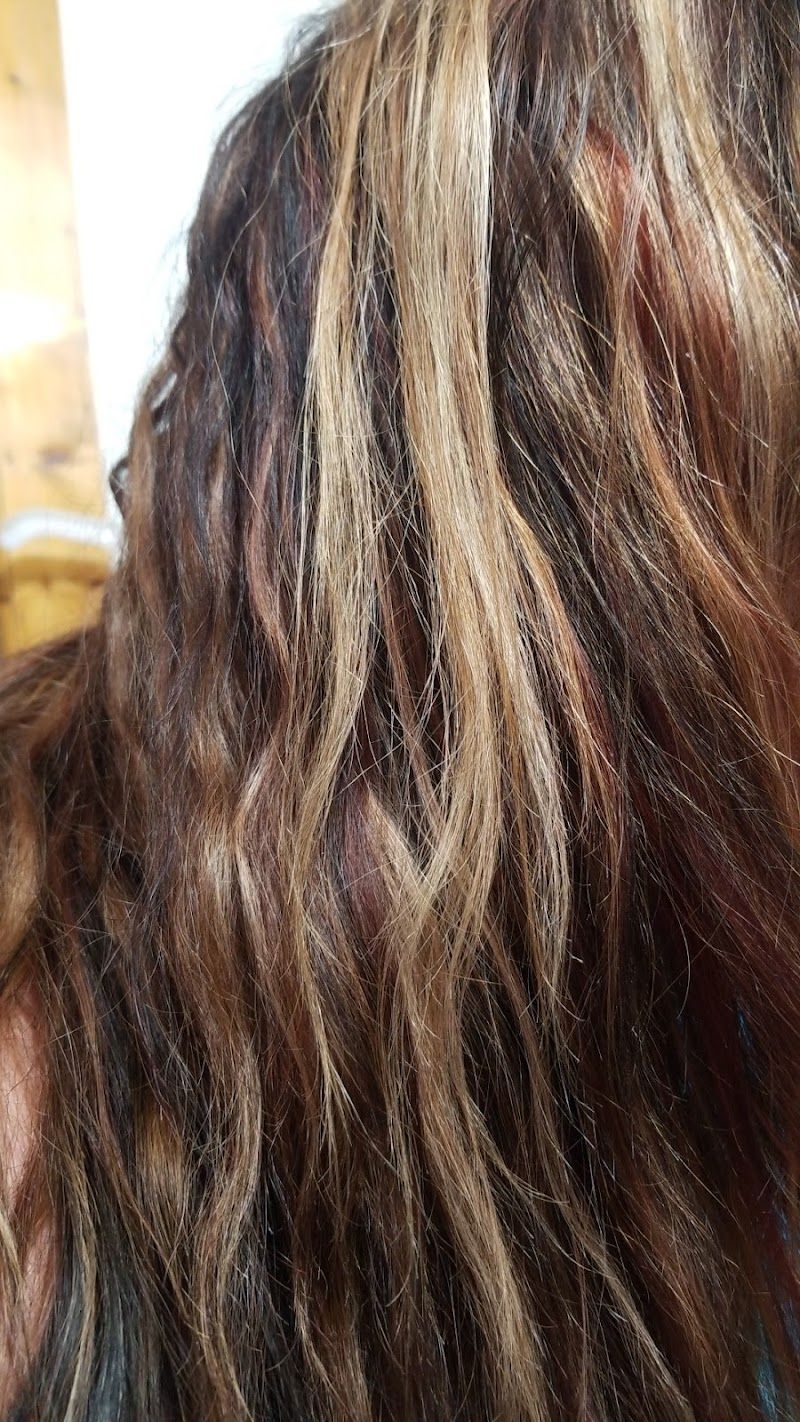 J F Hair Co, beauty salon in Union, MO, photo 3 of 10