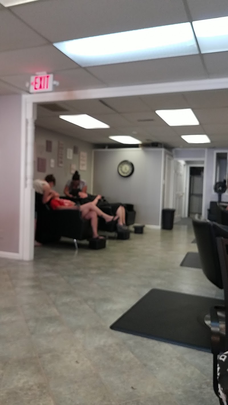 J F Hair Co, beauty salon in Union, MO, photo 6 of 10