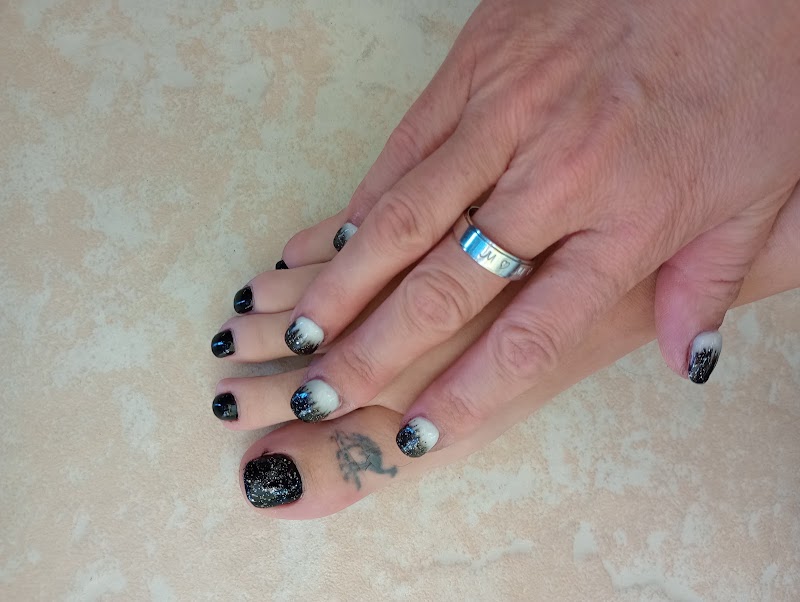 Queen Nails, nail salon in Dalton, GA, photo 2 of 10