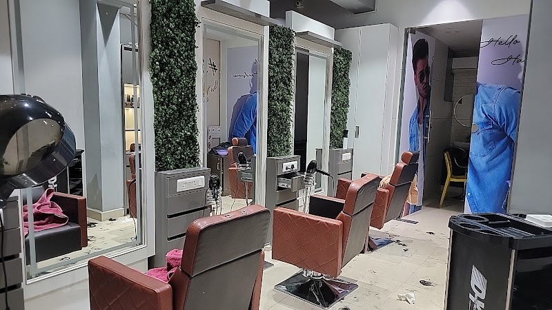 Toppers Grand Unisex Salon, beauty salon in Visakhapatnam, India, photo 1 of 10