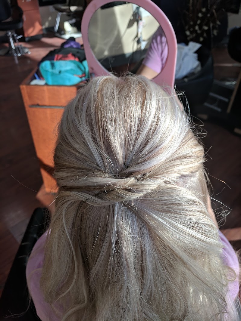 Making Waves Hair Salon, beauty salon in Greeley, CO, photo 5 of 10