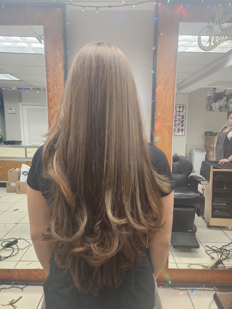 Gladys' Unisex Hair Salon, beauty salon in Trenton, NJ, photo 3 of 10