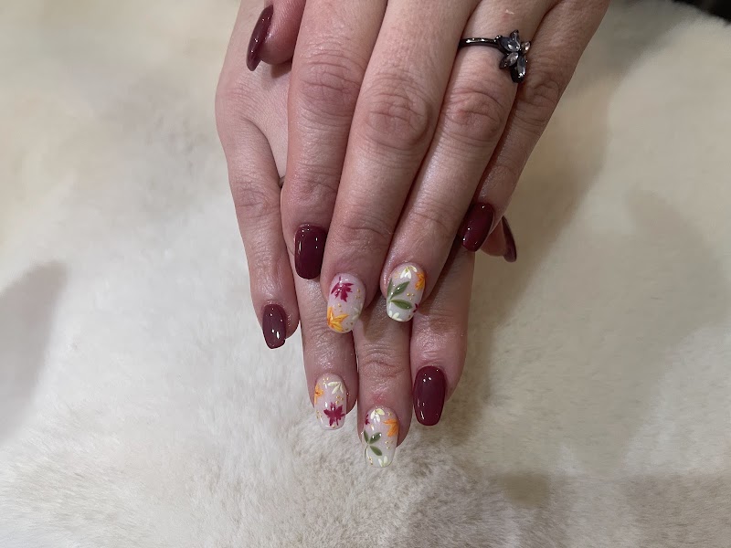 Happy Nails, nail salon in Hilton Head Island, SC, photo 4 of 10