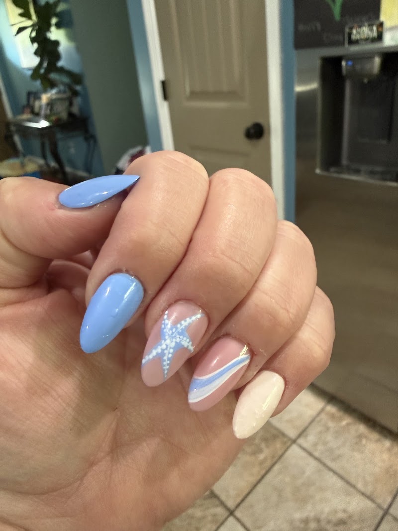 Wickedd Tipss, nail salon in Union, MO, photo 5 of 6