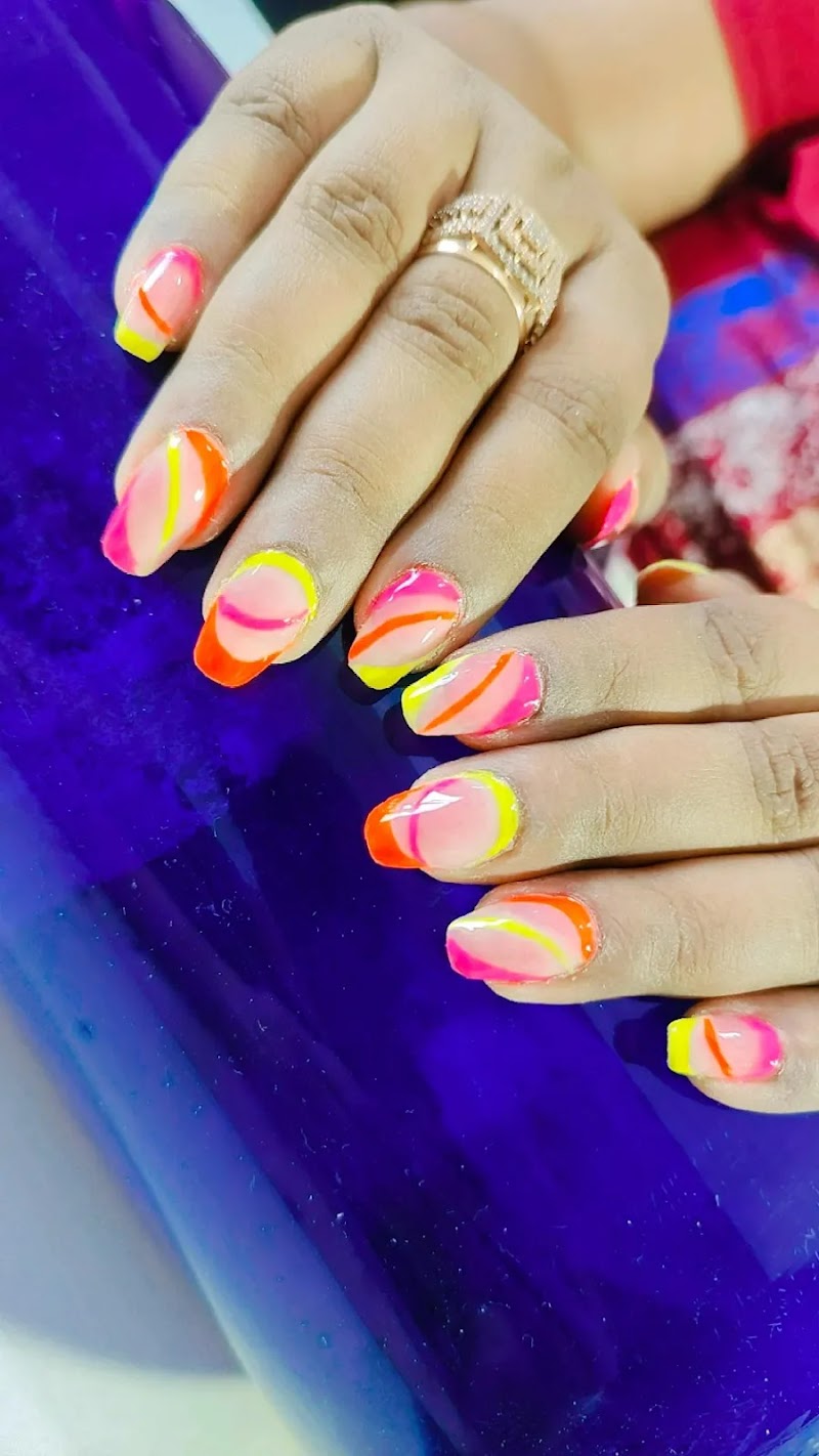 Golden Glitzz Nail Art Studio, nail salon in Surat, India, photo 6 of 10