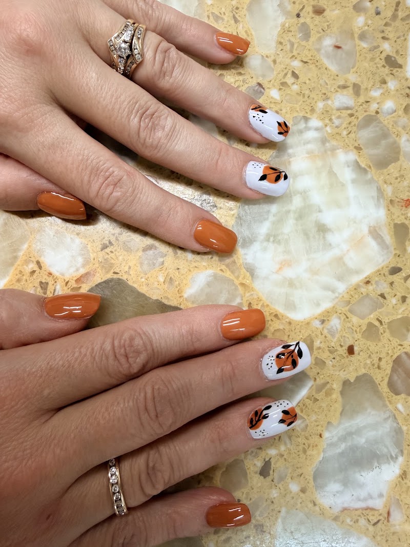 Hi-Tek Nails & Tanning, nail salon in Pullman, WA, photo 6 of 10