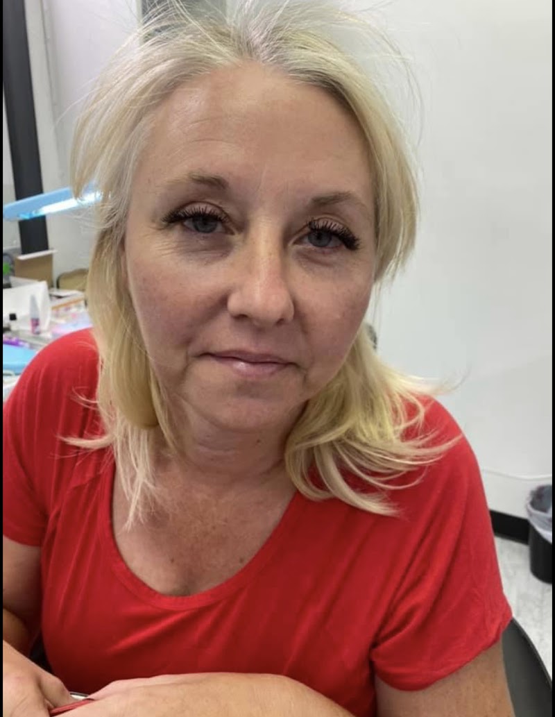 Z's Glitz & Glam Hair Salon, beauty salon in Bullhead City, AZ, photo 6 of 10