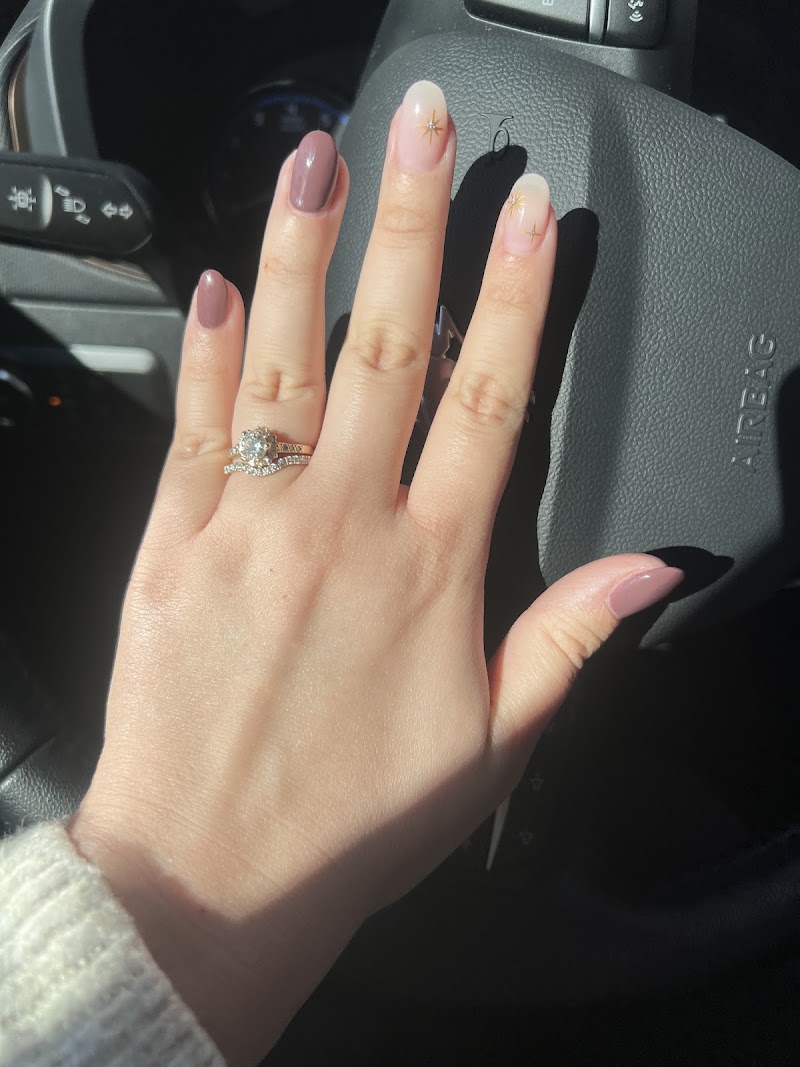 Queen & Polish Nail Spa, nail salon in Shelton, CT, photo 3 of 8