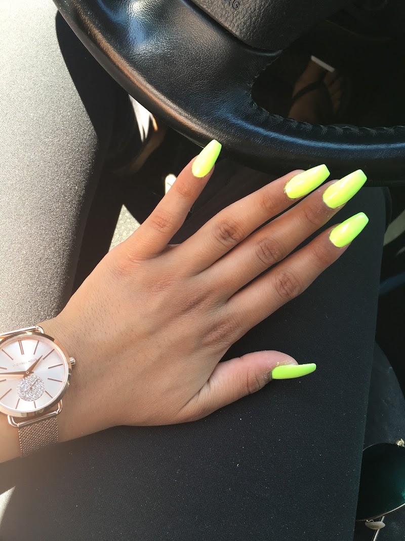 Queen & Polish Nail Spa, nail salon in Shelton, CT, photo 4 of 8