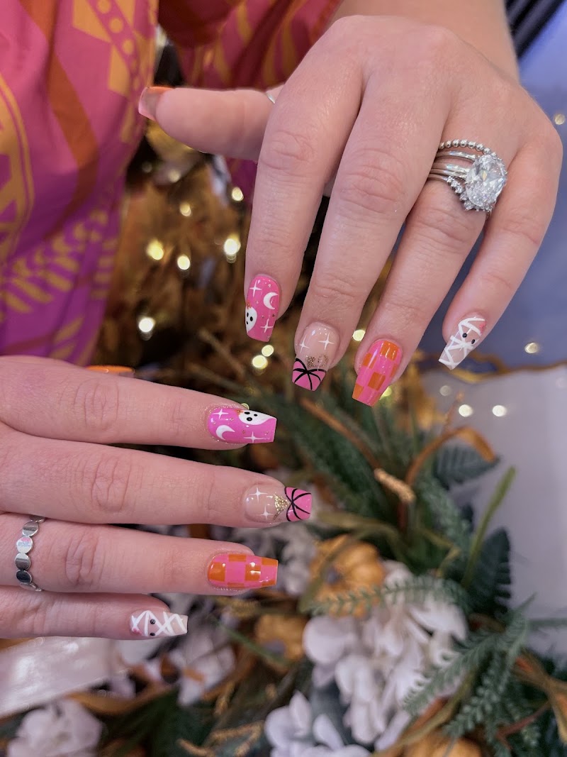GOLDEN NAILS & SPA, nail salon in Goldsboro, NC, photo 2 of 10