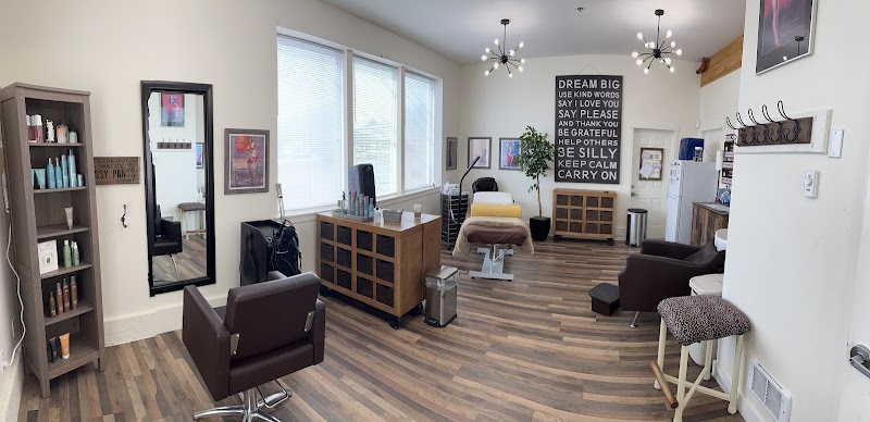 Glamorous Salon, beauty salon in Sequim, WA, photo 2 of 4