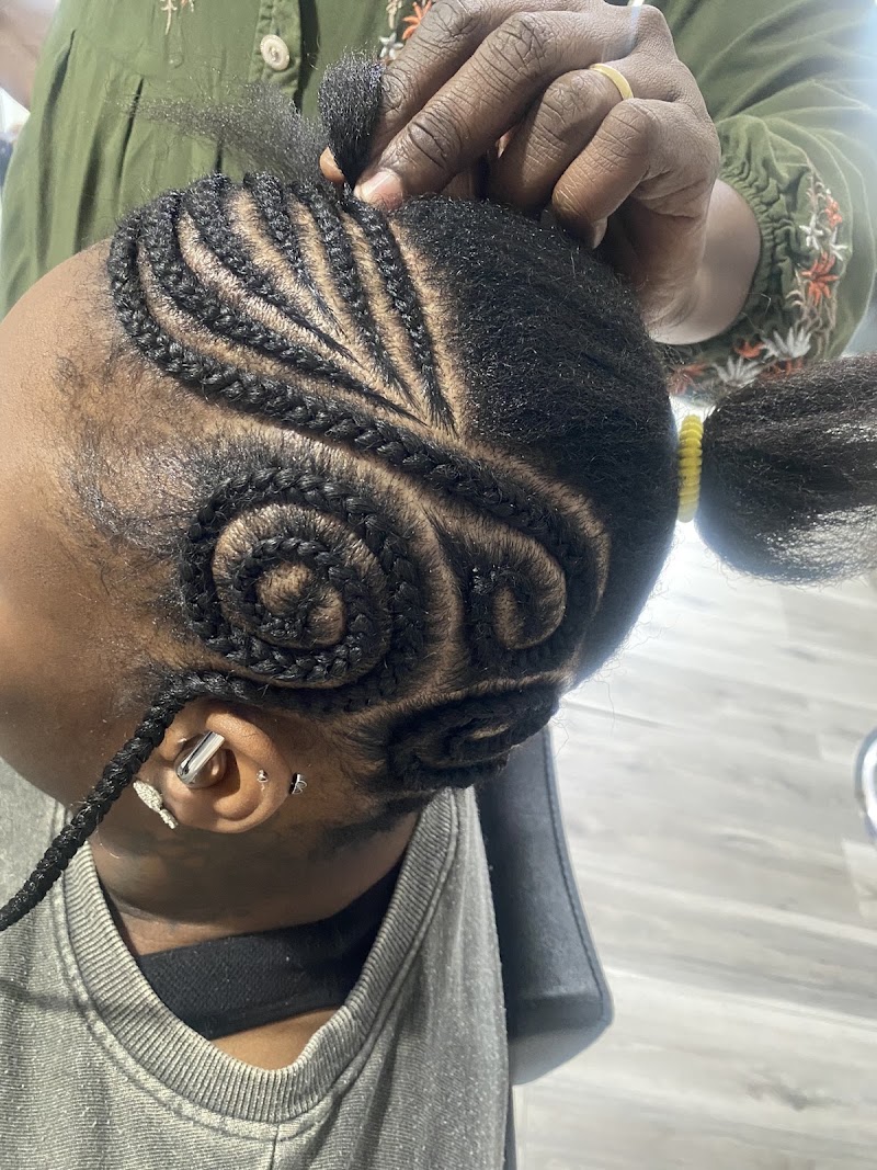 Upscale Hair Braiding And Beauty Salon, beauty salon in Camden, NJ, photo 5 of 10