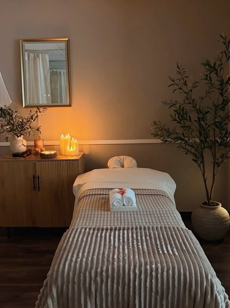 AuraTouch Spa, massage spa in Burlington, IA, photo 1 of 4