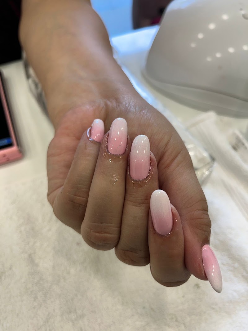Enamel Nail Studio, nail salon in Gurugram, India, photo 2 of 10