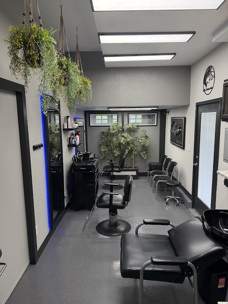 Lilly's Beauty Salon, beauty salon in Thornton, CO, photo 1 of 10